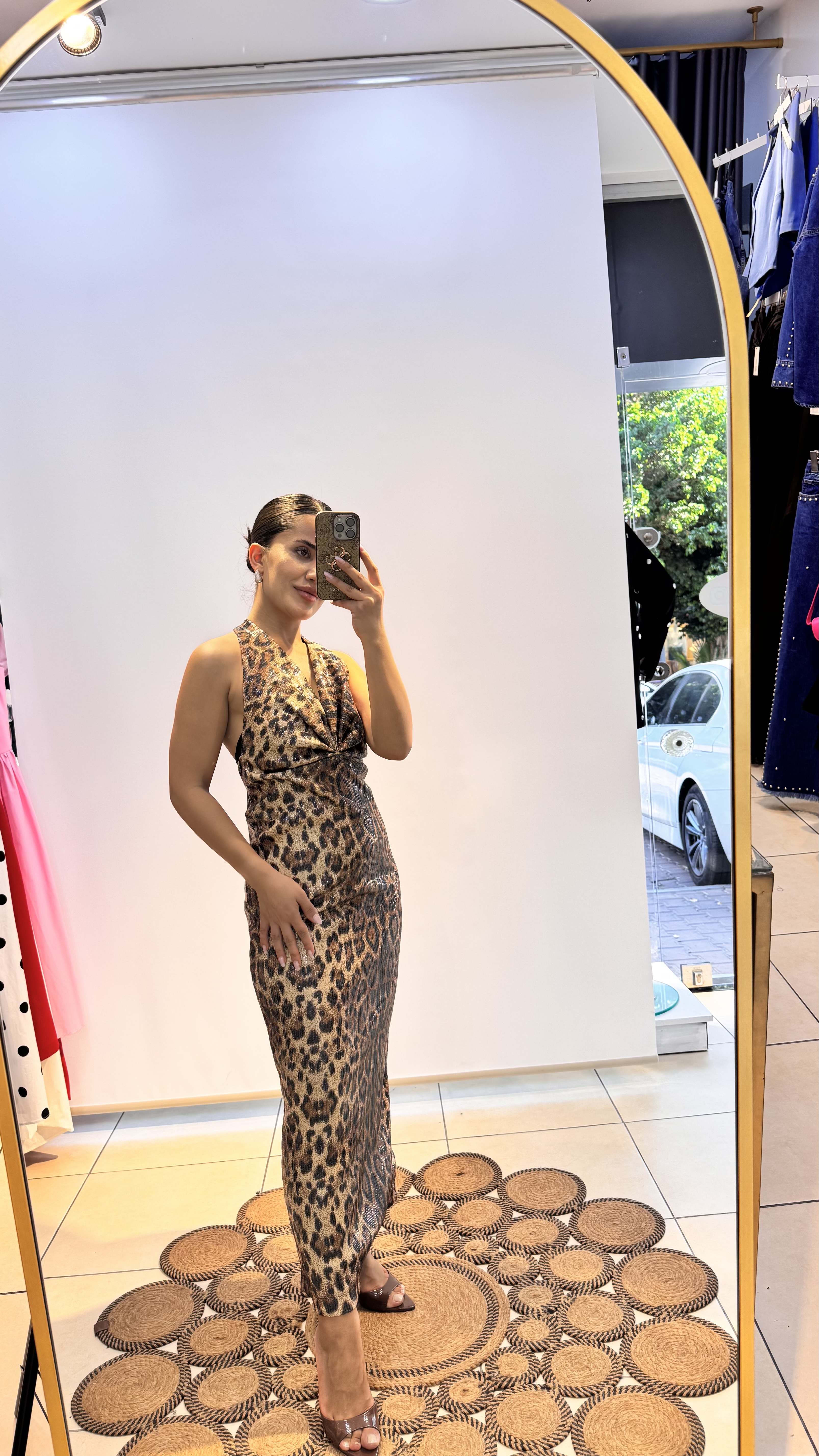 Leopar Desenli Payetli Boyundan Bağlamalı Elbise 